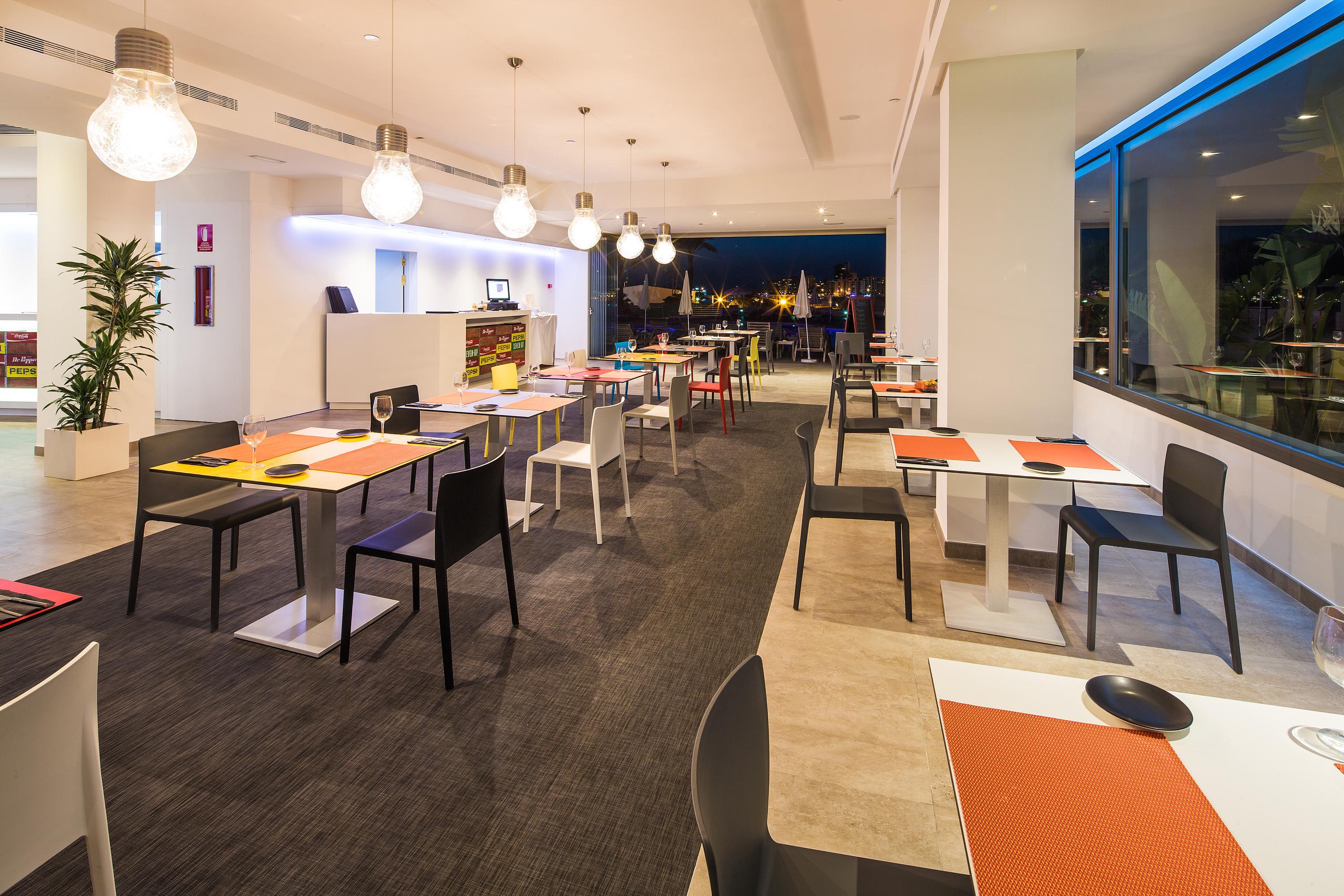 Thb Ocean Beach - Adults Only Sant Antoni de Portmany Екстериор снимка