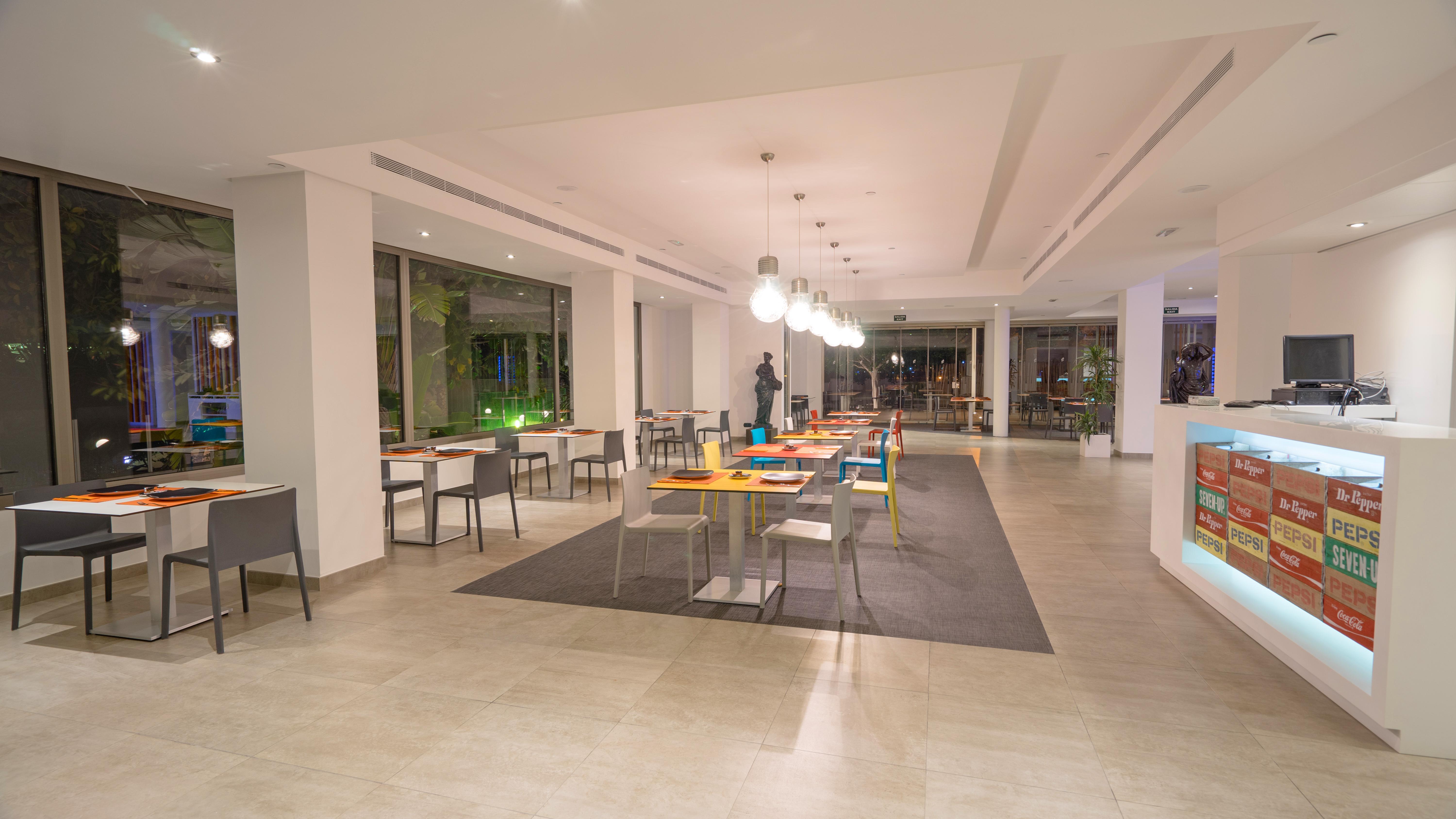 Thb Ocean Beach - Adults Only Sant Antoni de Portmany Екстериор снимка
