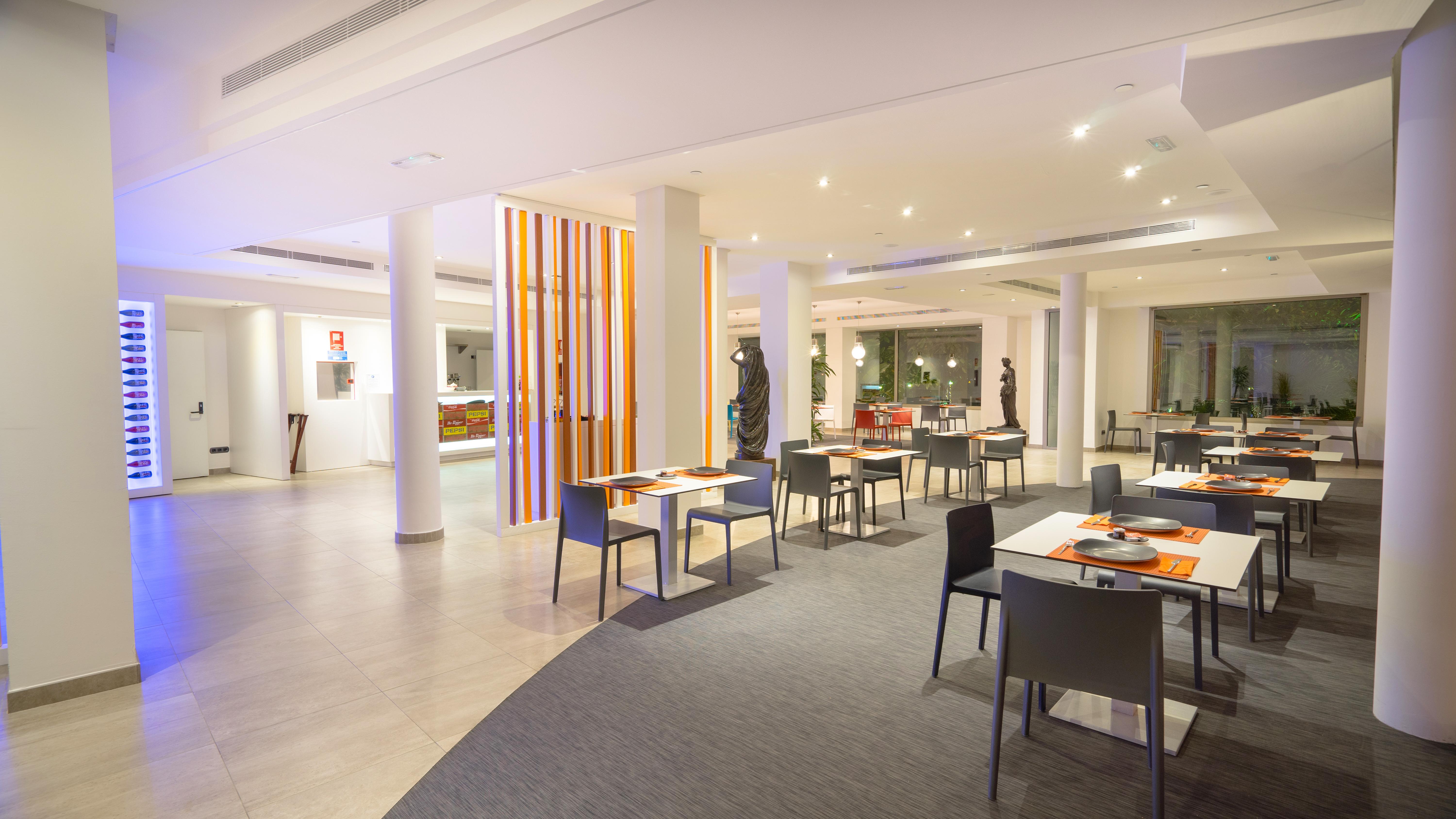 Thb Ocean Beach - Adults Only Sant Antoni de Portmany Екстериор снимка