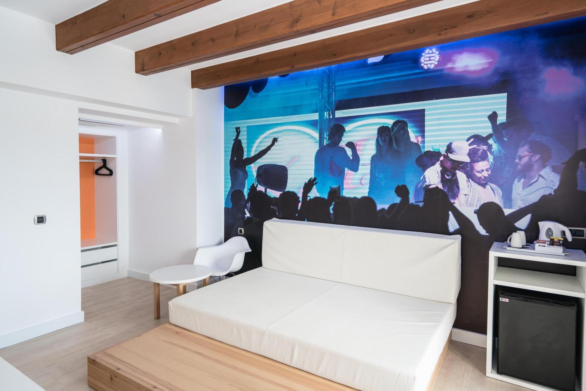 Thb Ocean Beach - Adults Only Sant Antoni de Portmany Екстериор снимка