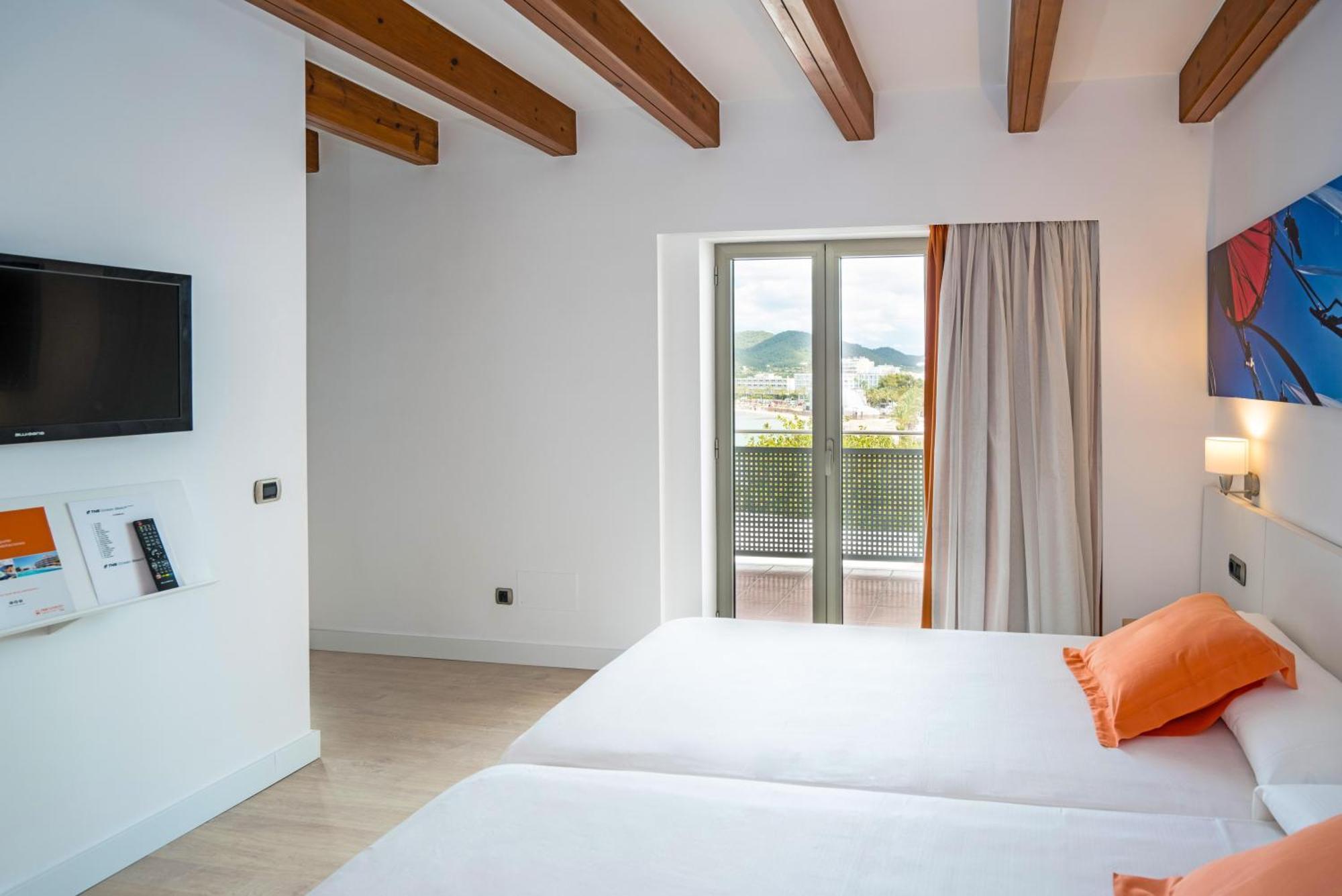 Thb Ocean Beach - Adults Only Sant Antoni de Portmany Екстериор снимка