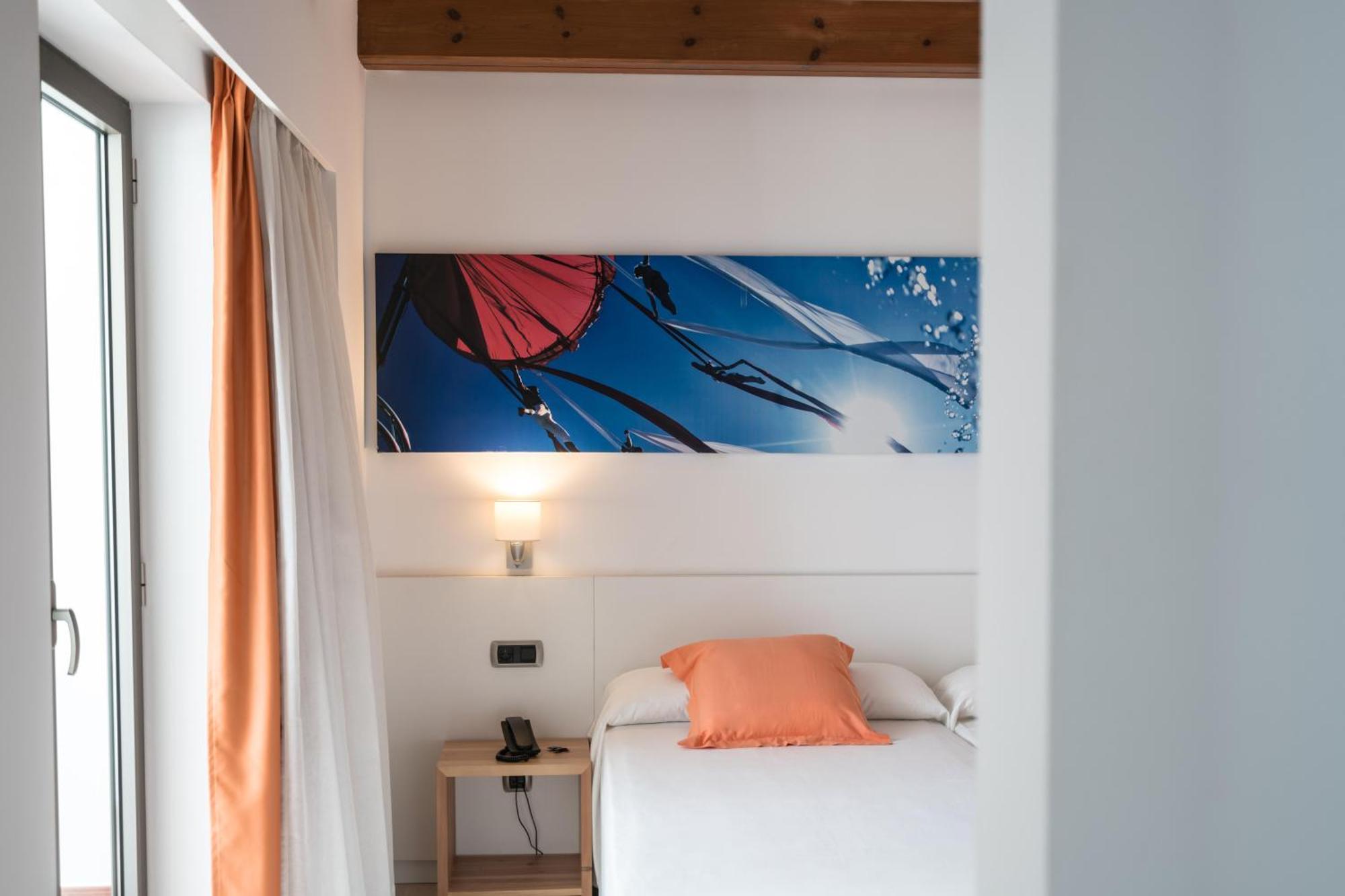 Thb Ocean Beach - Adults Only Sant Antoni de Portmany Екстериор снимка