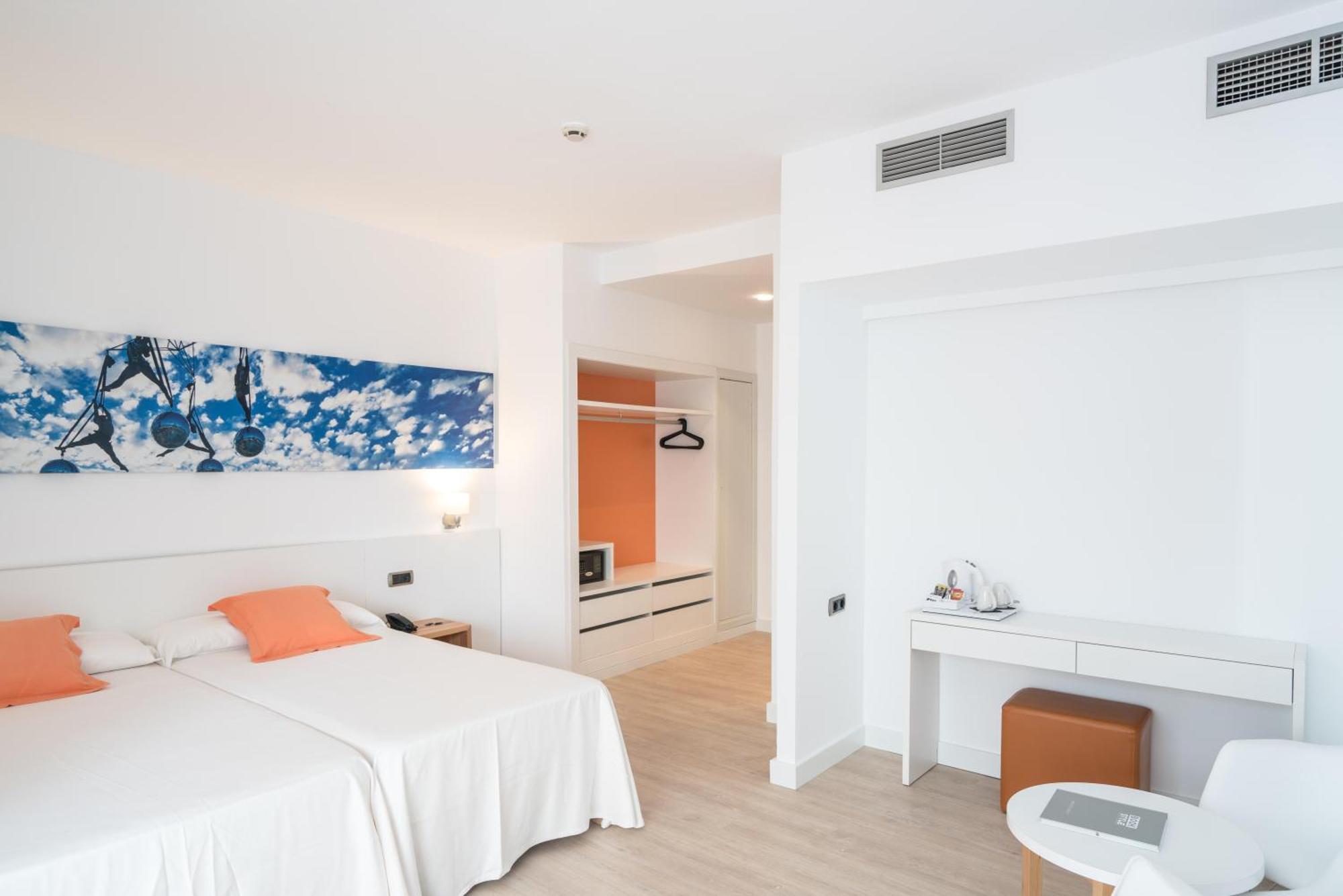 Thb Ocean Beach - Adults Only Sant Antoni de Portmany Екстериор снимка