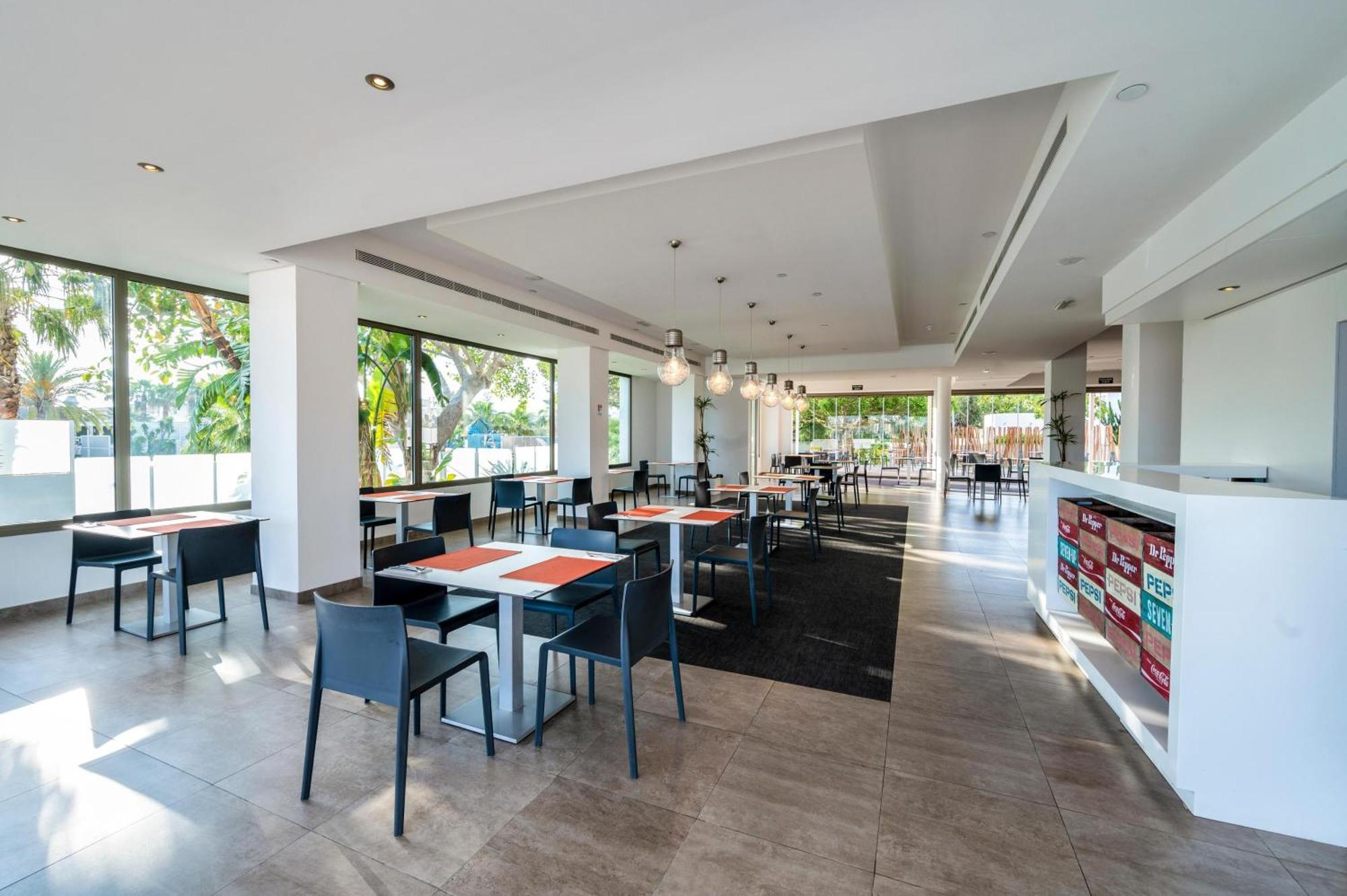 Thb Ocean Beach - Adults Only Sant Antoni de Portmany Екстериор снимка