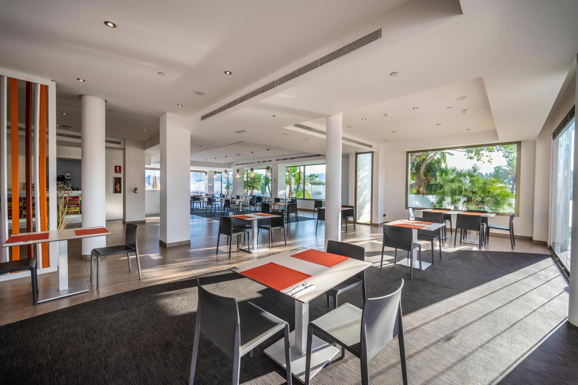 Thb Ocean Beach - Adults Only Sant Antoni de Portmany Екстериор снимка