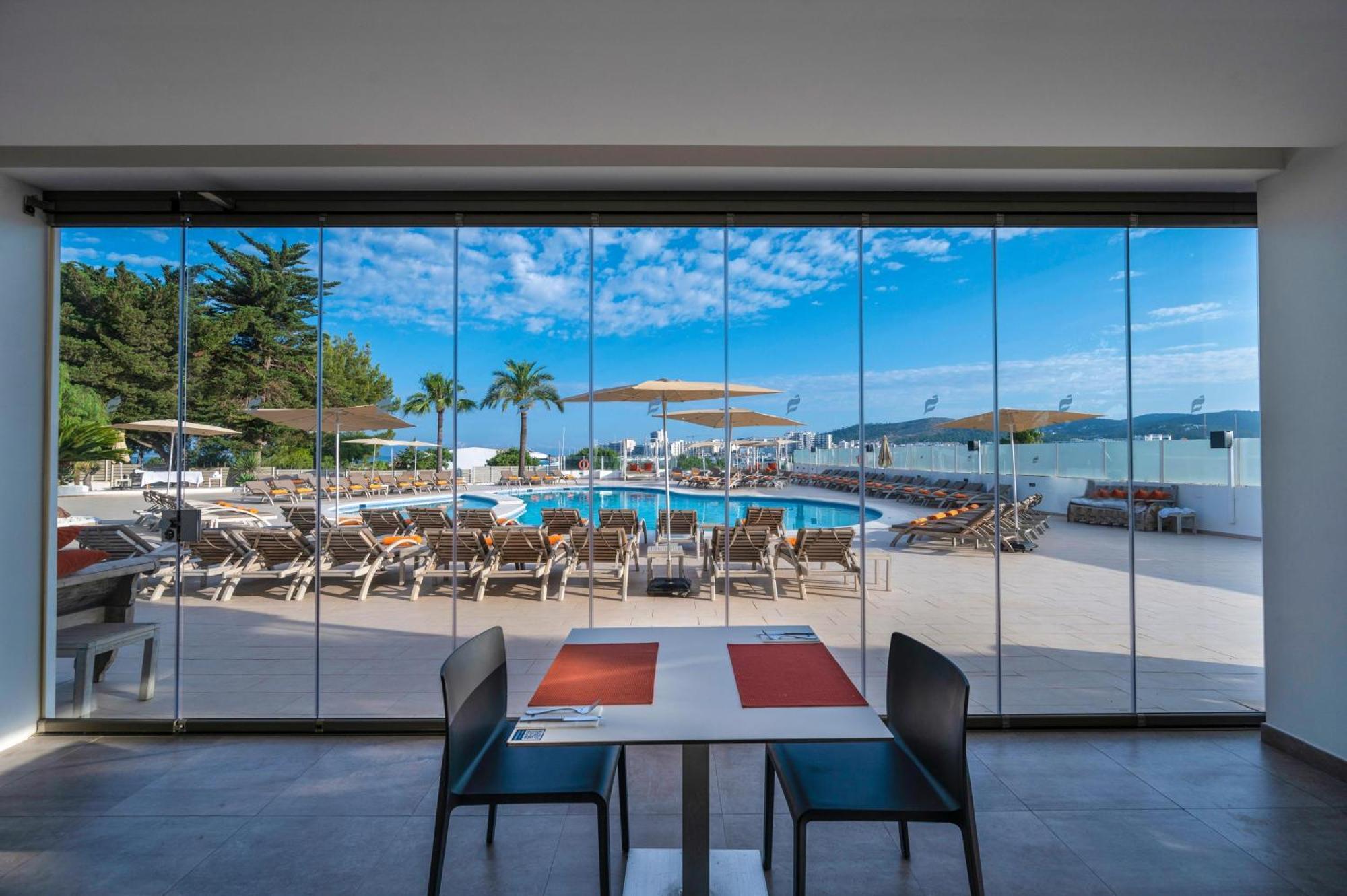 Thb Ocean Beach - Adults Only Sant Antoni de Portmany Екстериор снимка